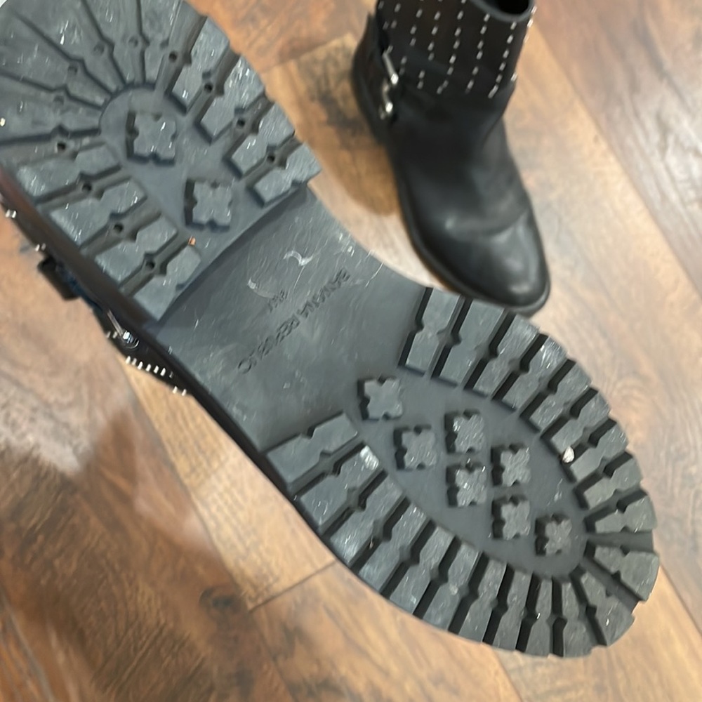Boots - Picture 3 of 3